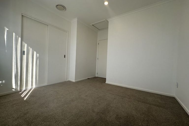 Photo of property in 60 Waipuhinui Way, Wiri, Auckland, 2104