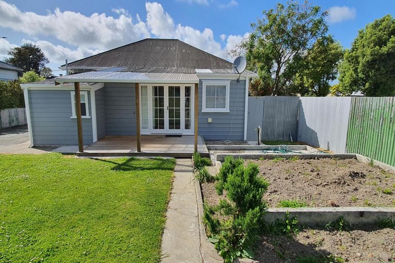 Photo of property in 14 Rhodes Street, Waimate, 7924