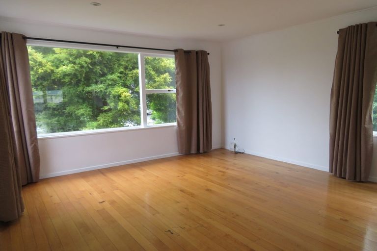 Photo of property in 10 Cypress Place, Sunnynook, Auckland, 0620