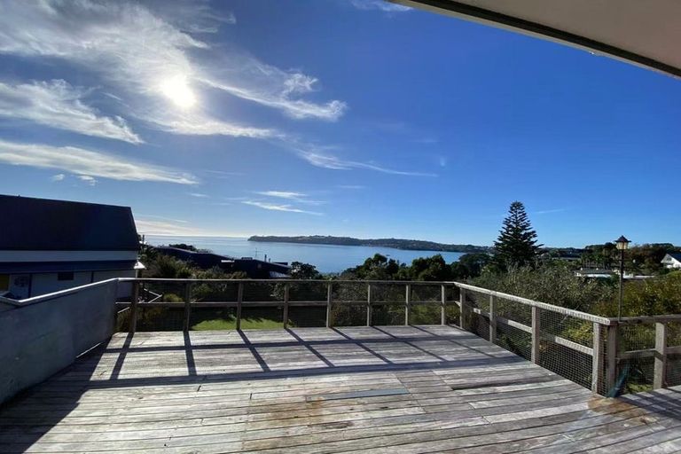 Photo of property in 21 Melandra Road, Stanmore Bay, Whangaparaoa, 0932