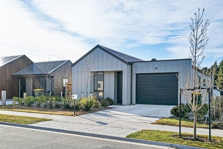 Photo of property in 3 Mount Creighton Crescent, Wanaka, 9305