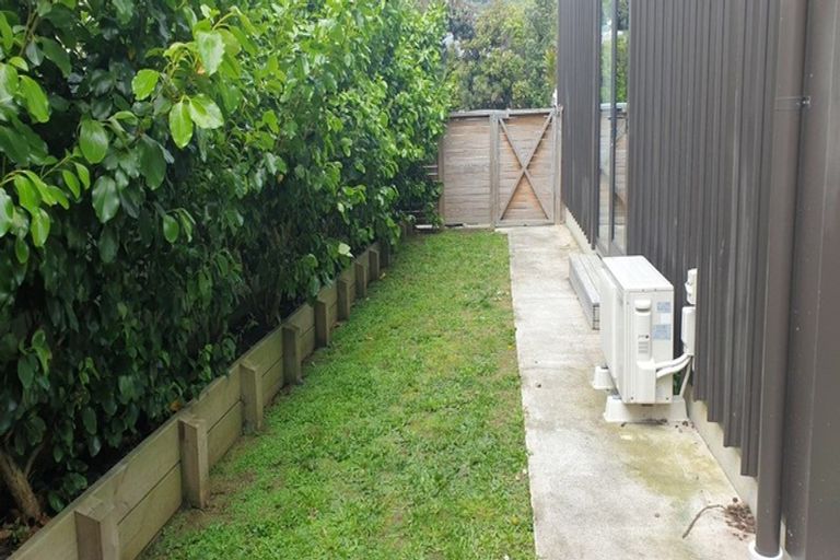 Photo of property in 1/74 Derwent Street, Island Bay, Wellington, 6023