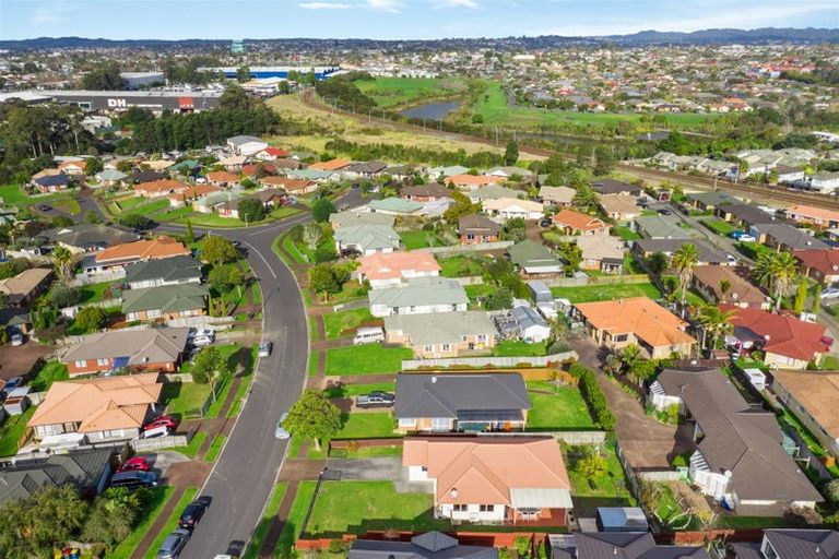 Photo of property in 3 Martin Jugum Lane, Ranui, Auckland, 0612