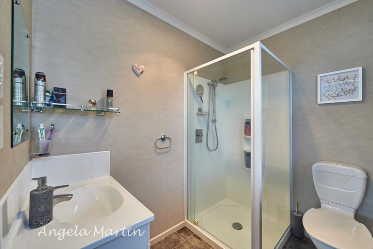 Photo of property in 47a Rosalie Terrace, Kelvin Grove, Palmerston North, 4414