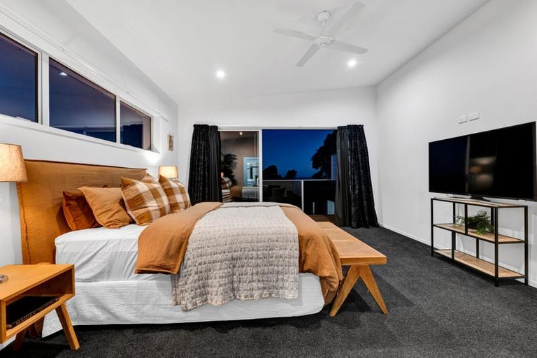 Photo of property in 14 Shearer Drive, Oakura, 4314