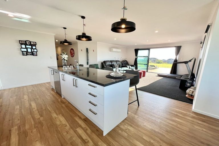 Photo of property in 10 Takutai Terrace, Ruatapu, 7883