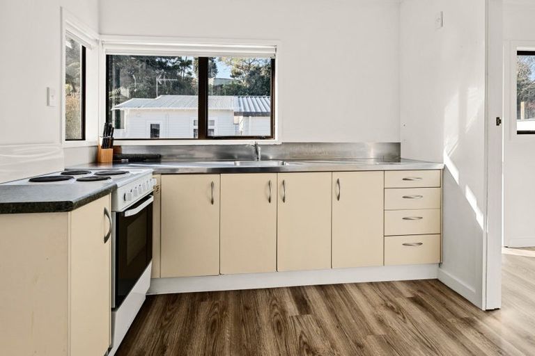 Photo of property in 3 Tupoki Street, Glen Avon, New Plymouth, 4312