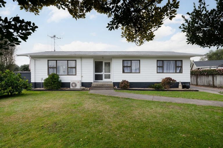 Photo of property in 18 Bradley Place, Nawton, Hamilton, 3200