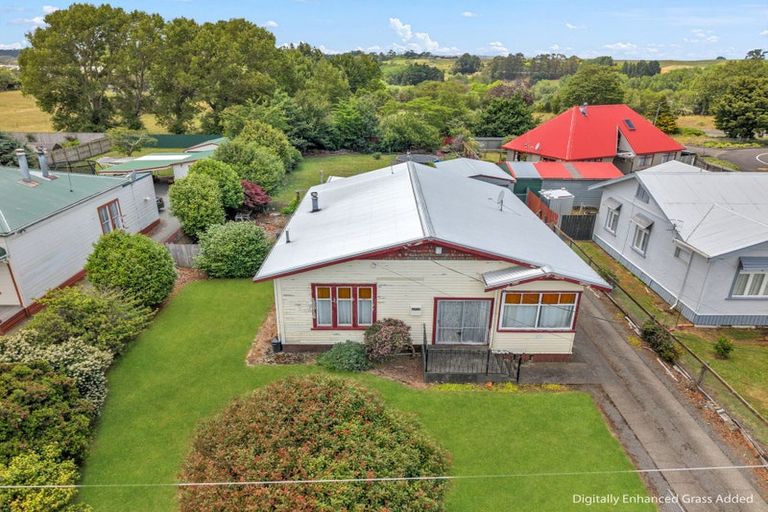Photo of property in 61 Swinburn Street, Dannevirke, 4930