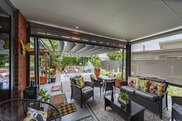 Photo of property in 6 Waitaha Place, Clive, 4102