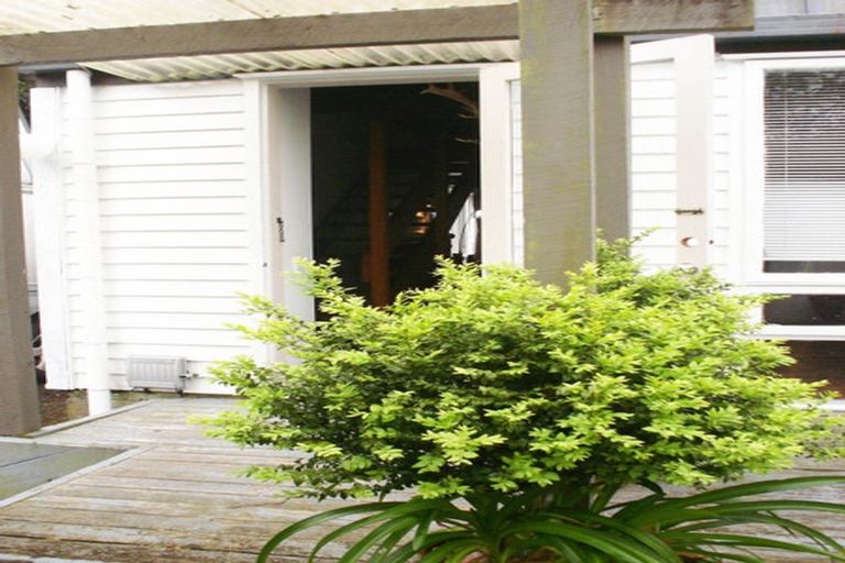 Photo of property in 26a Ranelagh Street, Karori, Wellington, 6012