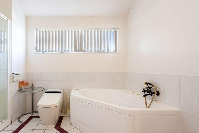 Photo of property in 83 Onetaunga Road, Chatswood, Auckland, 0626