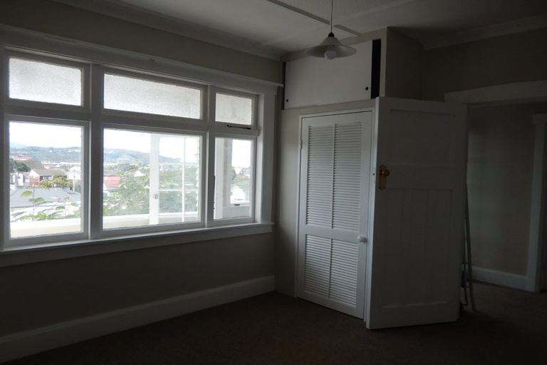 Photo of property in 20 Queens Drive, Kilbirnie, Wellington, 6022