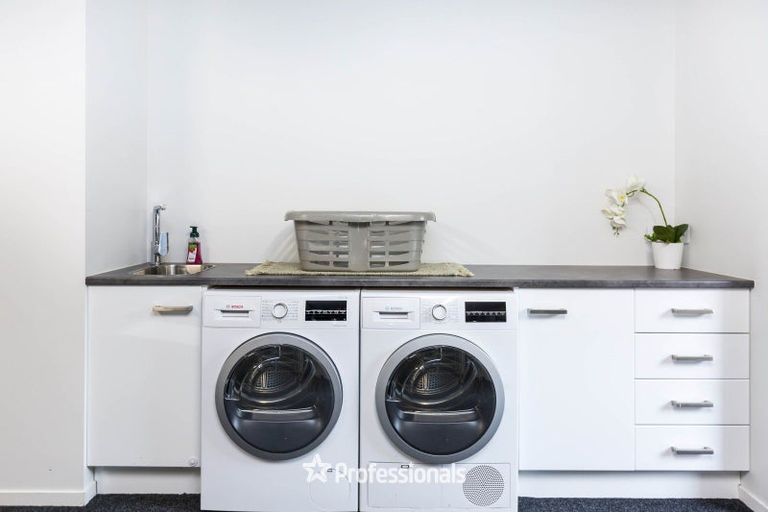 Photo of property in 12 Salisbury Crescent, Wallaceville, Upper Hutt, 5018