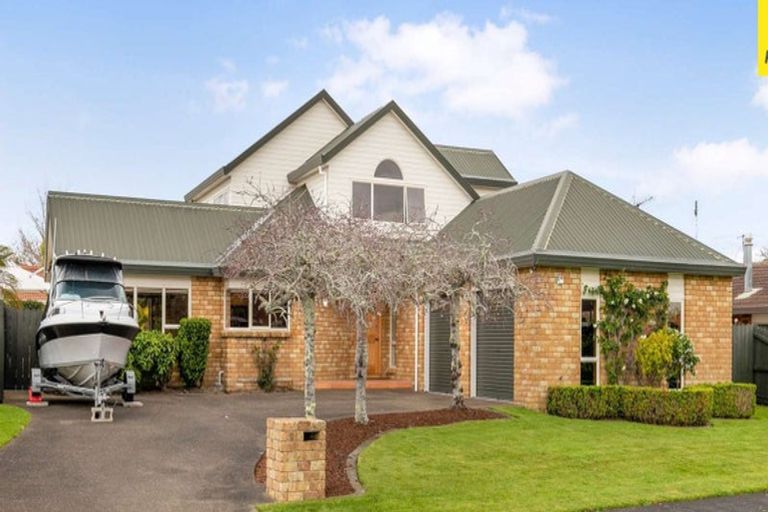 Photo of property in 11 Chippewa Place, Conifer Grove, Takanini, 2112