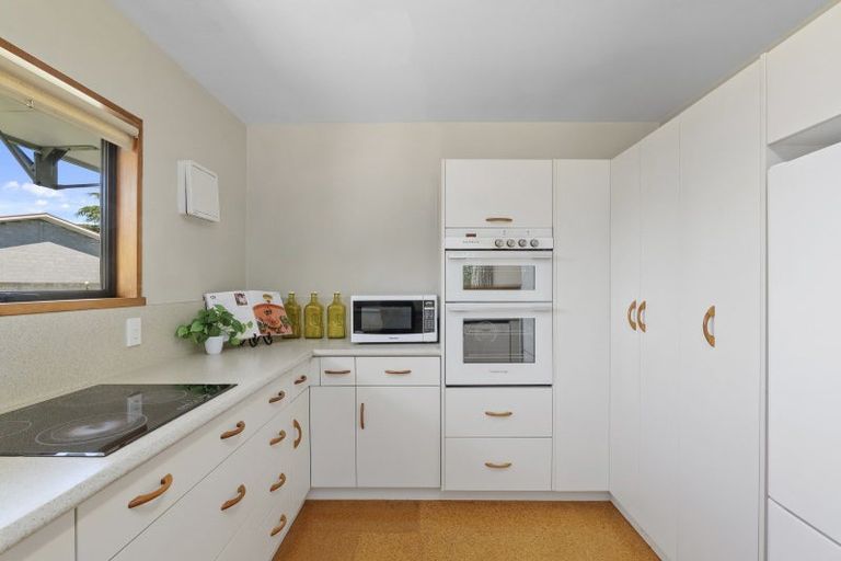 Photo of property in 13 Avoca Place, Darfield, 7510