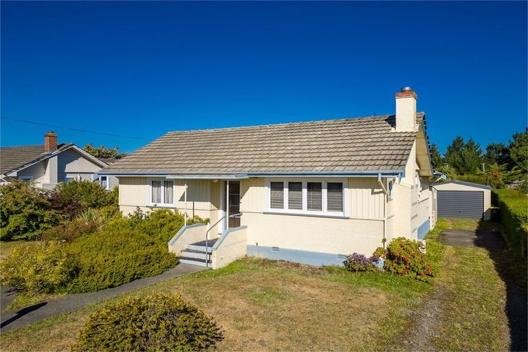 Photo of property in 17 Edward Street, Waimate, 7924