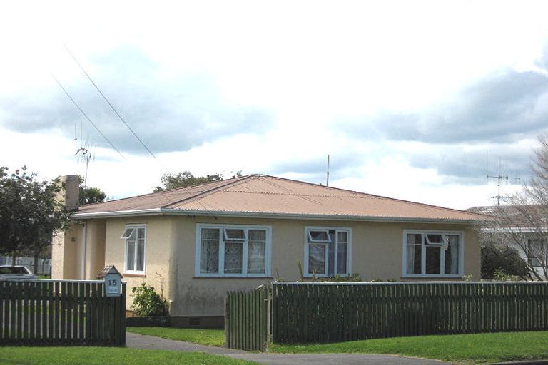 Photo of property in 15 Titoki Street, Castlecliff, Whanganui, 4501