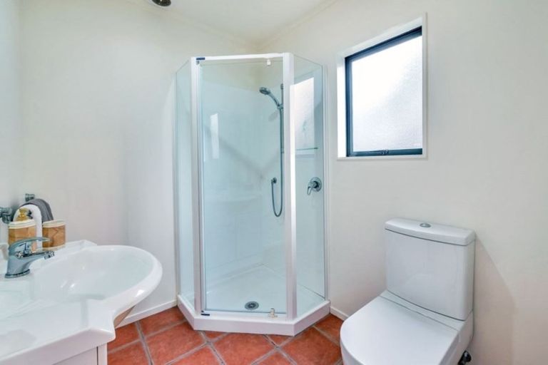 Photo of property in 96 Attwood Road, Paremoremo, Auckland, 0632