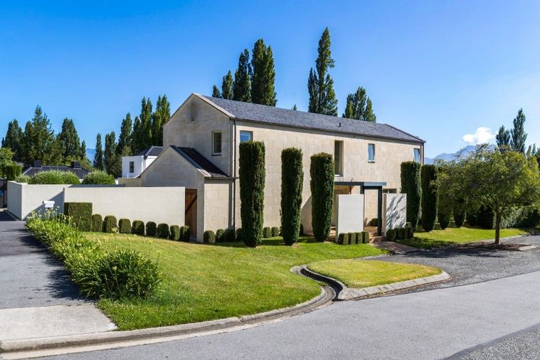 Photo of property in 29 Morrows Mead, Wanaka, 9305