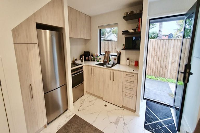 Photo of property in 7/22 Yeovil Road, Te Atatu Peninsula, Auckland, 0610