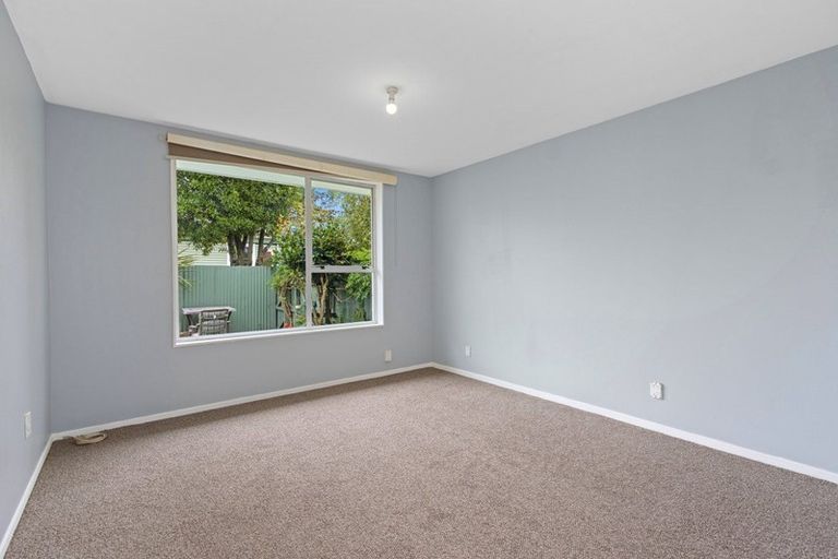 Photo of property in 4/324 Ferry Road, Waltham, Christchurch, 8011