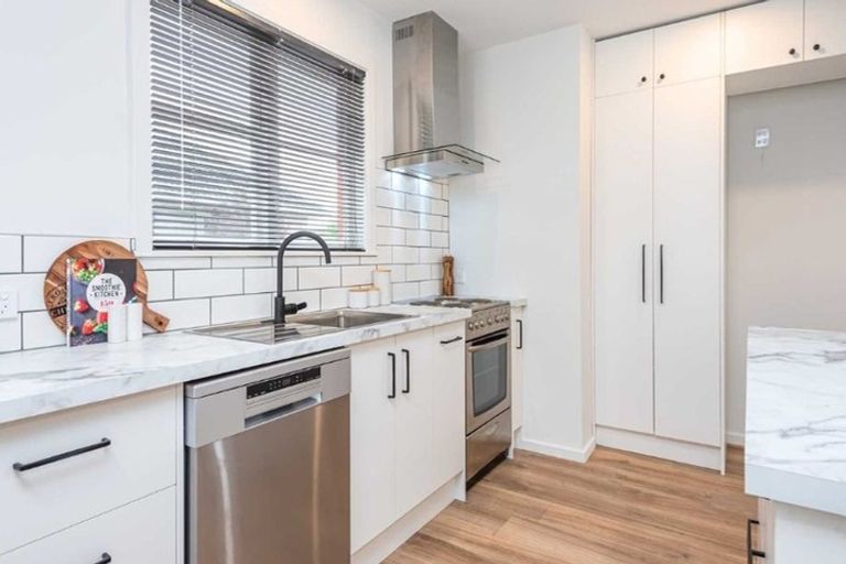 Photo of property in 17 Ballantyne Avenue, Upper Riccarton, Christchurch, 8041