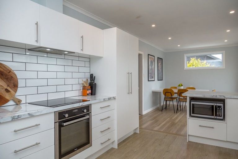 Photo of property in 14 Mahupuku Street, Greytown, 5712