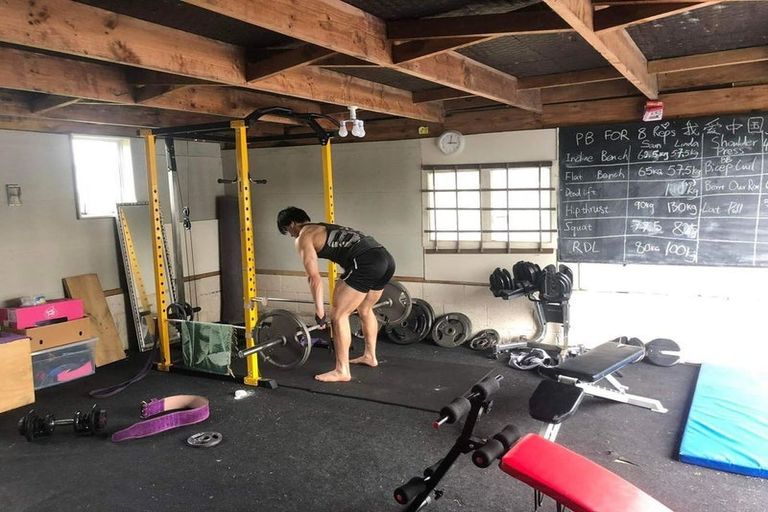 Photo of property in 15 Karamu Street, Te Atatu Peninsula, Auckland, 0610