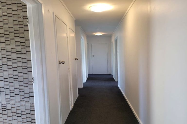 Photo of property in 18 Reynella Drive, Massey, Auckland, 0614