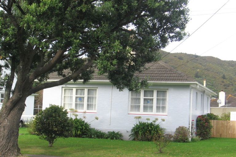 Photo of property in 177 Cambridge Terrace, Fairfield, Lower Hutt, 5011