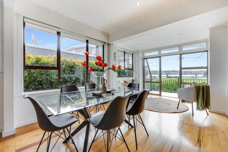 Photo of property in 65 Kiwi Esplanade, Mangere Bridge, Auckland, 2022