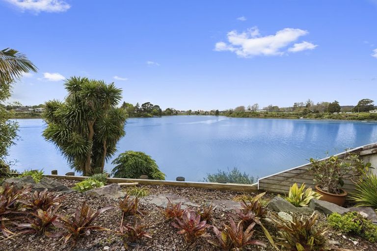 Photo of property in 14 Freelance Terrace, Pahurehure, Papakura, 2113