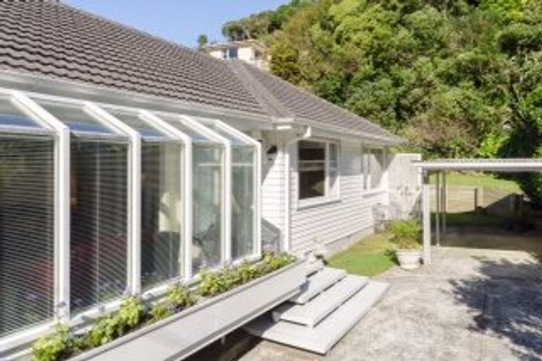 Photo of property in 141 Parkvale Road, Karori, Wellington, 6012