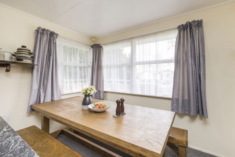 Photo of property in 90 Apollo Parade, Milson, Palmerston North, 4414