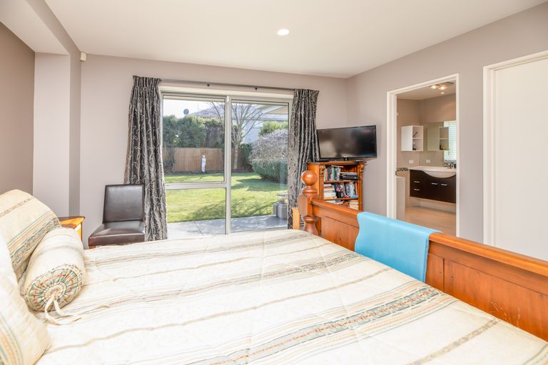 Photo of property in 7 Applefield Court, Northwood, Christchurch, 8051