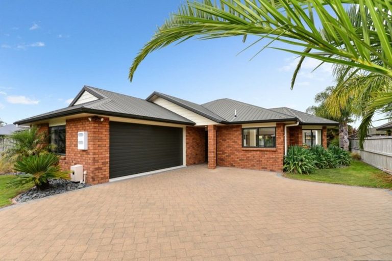 Photo of property in 15 Westminster Place, Rototuna North, Hamilton, 3210