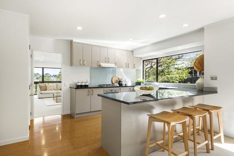 Photo of property in 24 Rosemary Avenue, Forrest Hill, Auckland, 0620