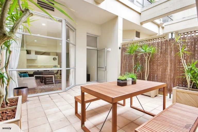 Photo of property in Hobson Quay Apartments, 1h/10 Hobson Street, Auckland Central, Auckland, 1010