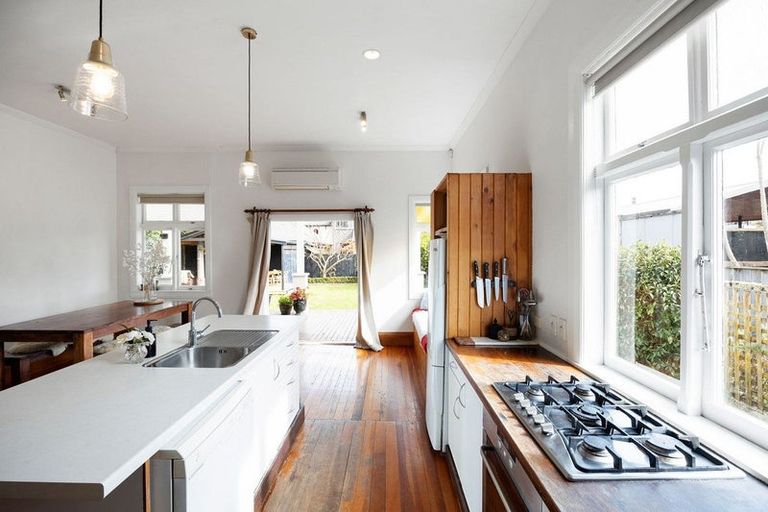 Photo of property in 74 Thornton Road, Cambridge, 3434