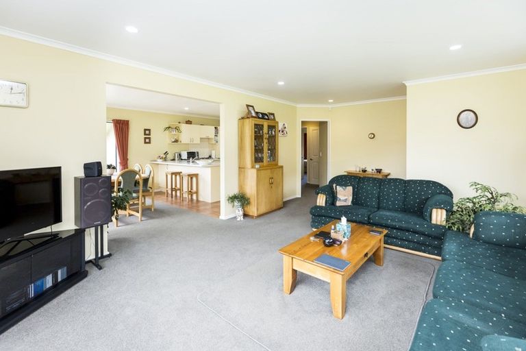 Photo of property in 3 Ormrod Grove, Riverstone Terraces, Upper Hutt, 5018