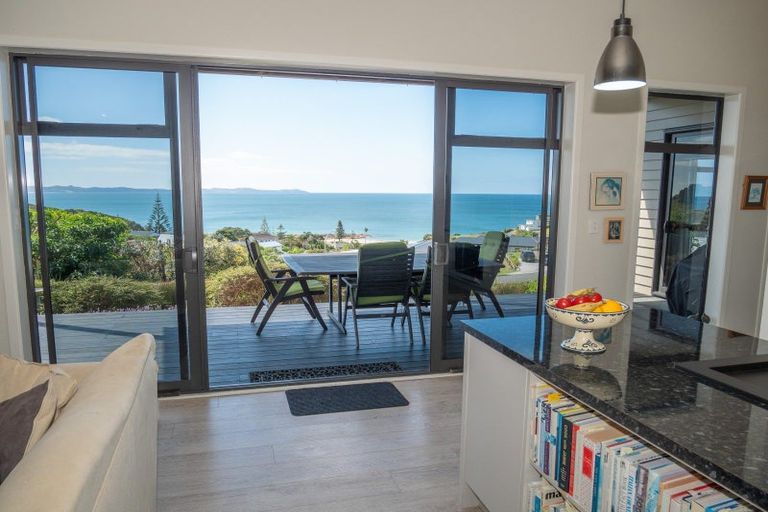Photo of property in 6 Sunrise Place, Cable Bay, 0420