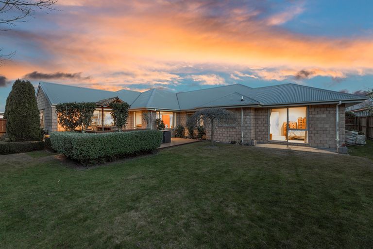Photo of property in 7 Applefield Court, Northwood, Christchurch, 8051