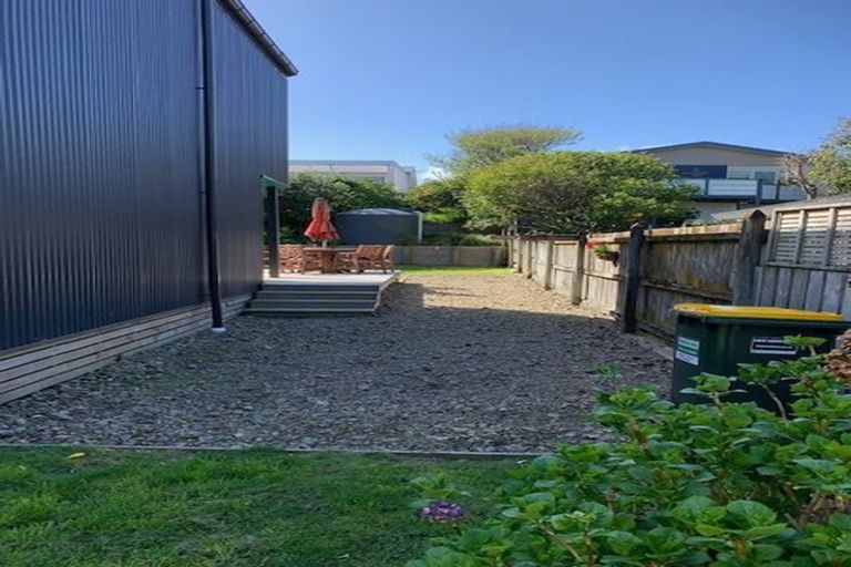 Photo of property in 35b Wharemauku Road, Raumati Beach, Paraparaumu, 5032