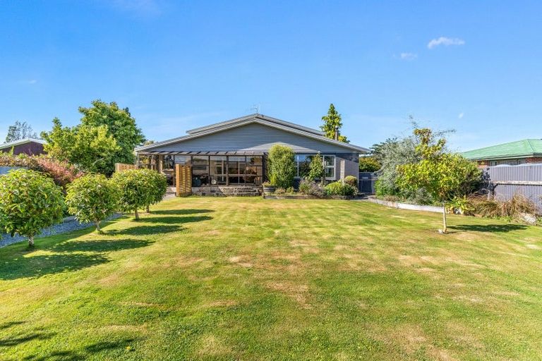 Photo of property in 8 Home Street, Winton, 9720