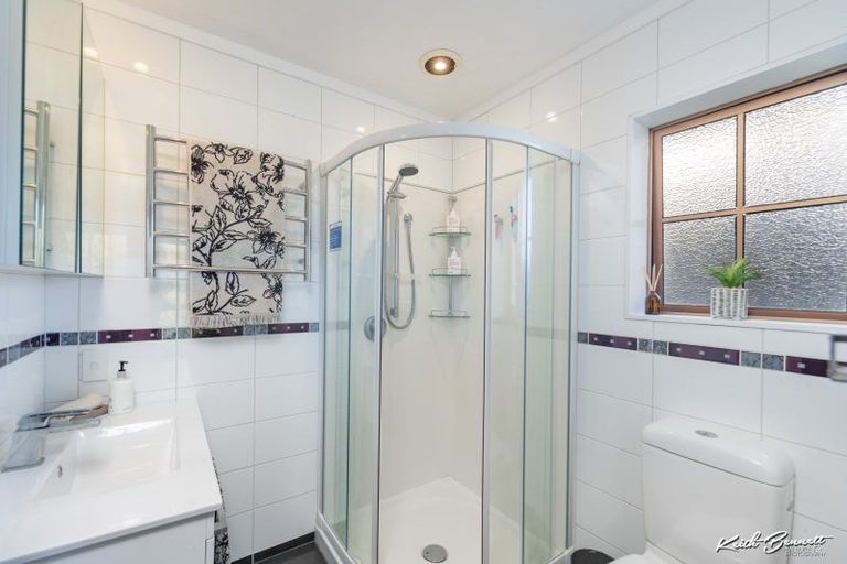 Photo of property in 15 Johnswood Grove, Clouston Park, Upper Hutt, 5018