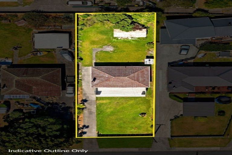 Photo of property in 4 Duncan Avenue, Te Atatu South, Auckland, 0610