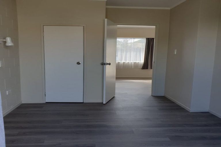 Photo of property in 9a Springs Road, Parakai, 0830