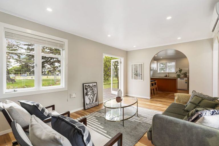 Photo of property in 24d Clinton Avenue, Te Atatu Peninsula, Auckland, 0610