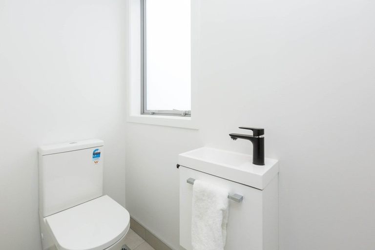 Photo of property in 44c Pine Avenue, Upper Hutt Central, Upper Hutt, 5018